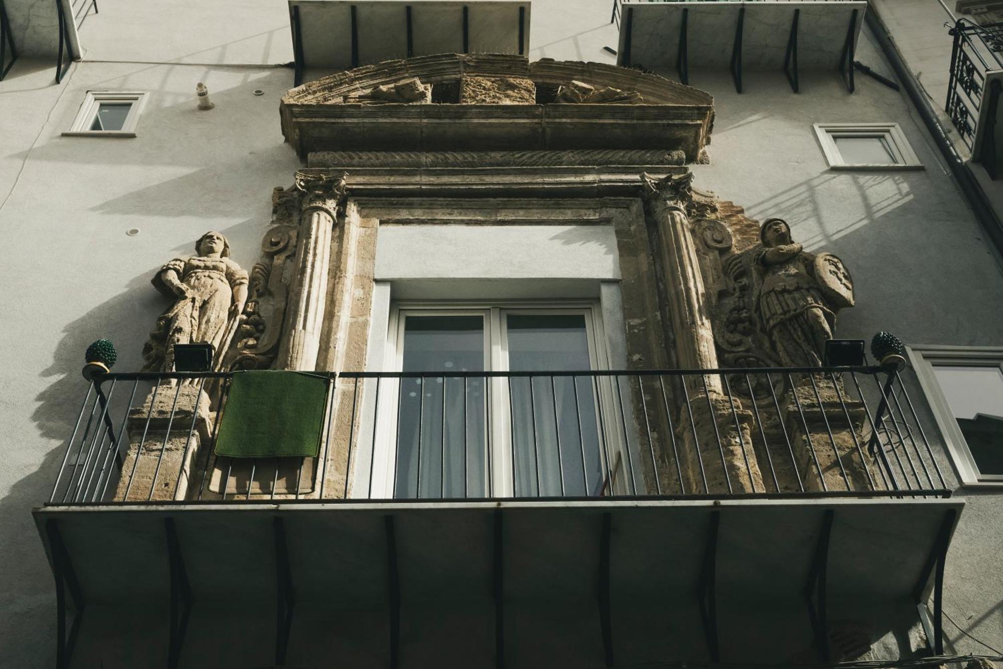 B&B Palazzo Corvino Palermo Bagian luar foto