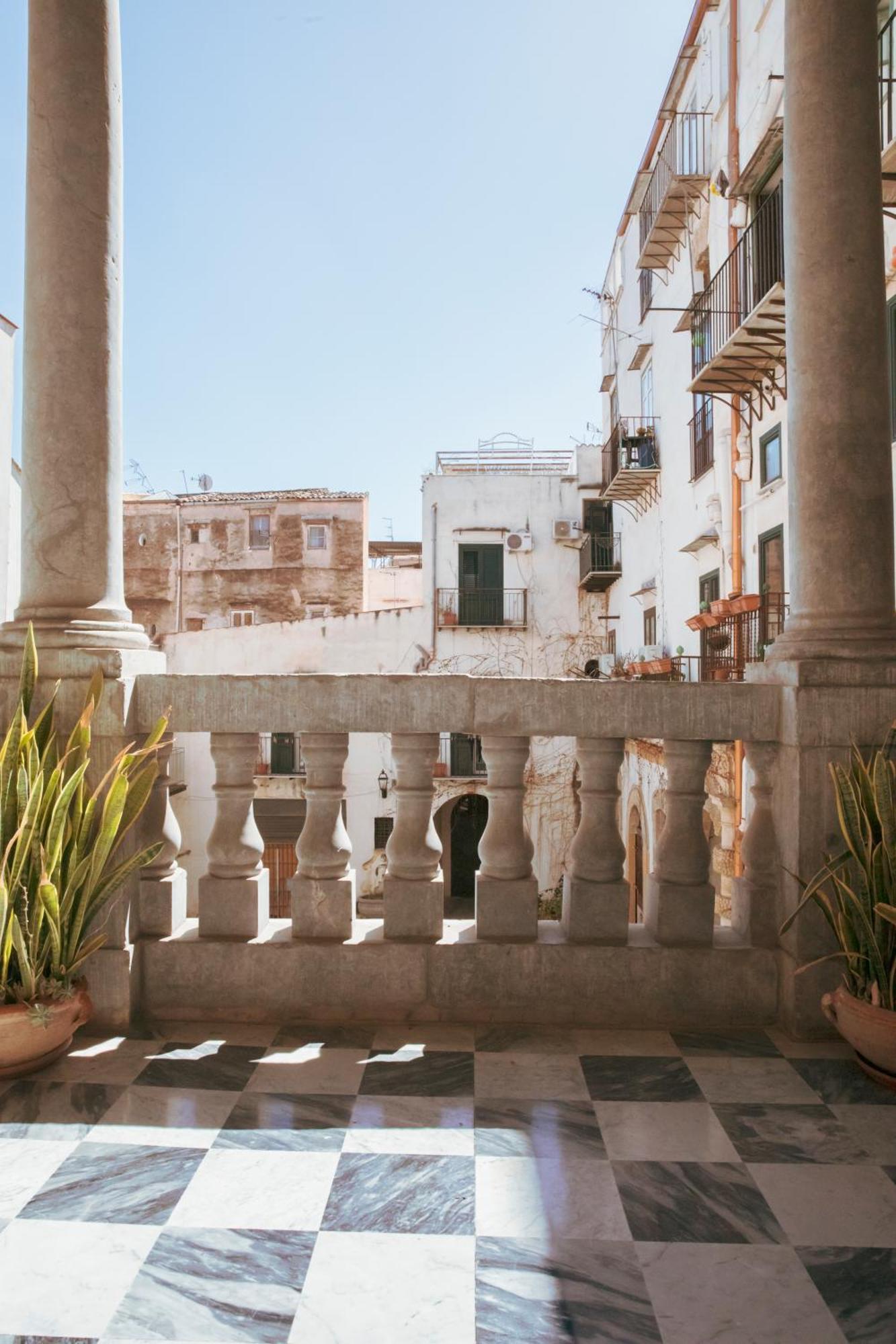 B&B Palazzo Corvino Palermo Bagian luar foto
