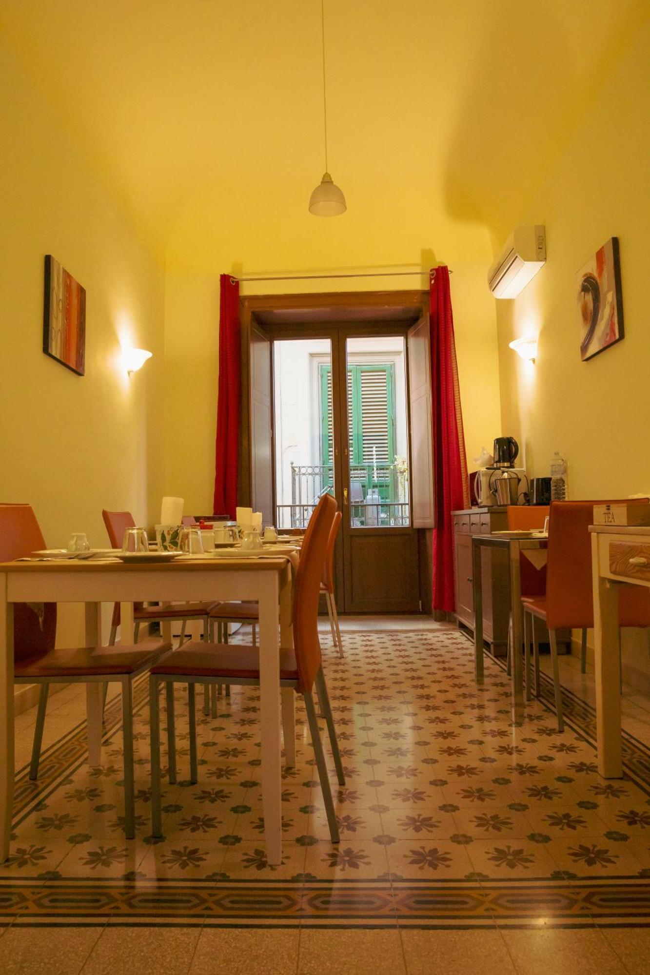B&B Palazzo Corvino Palermo Bagian luar foto