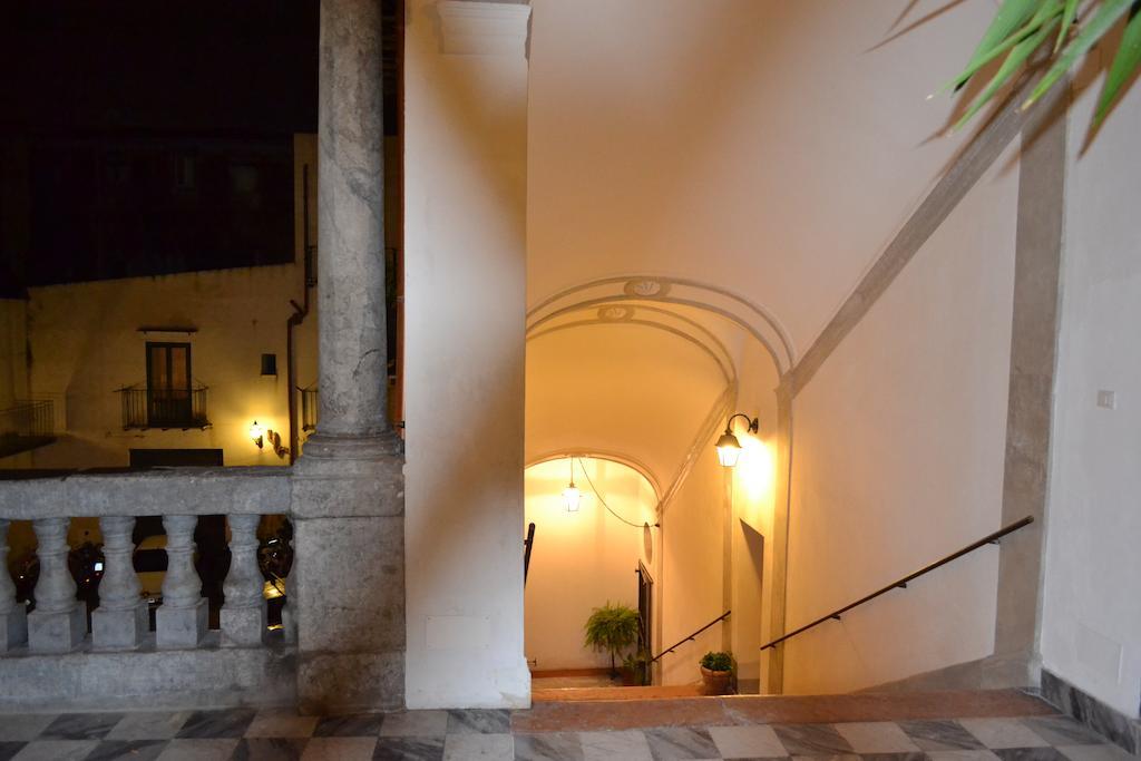 B&B Palazzo Corvino Palermo Bagian luar foto